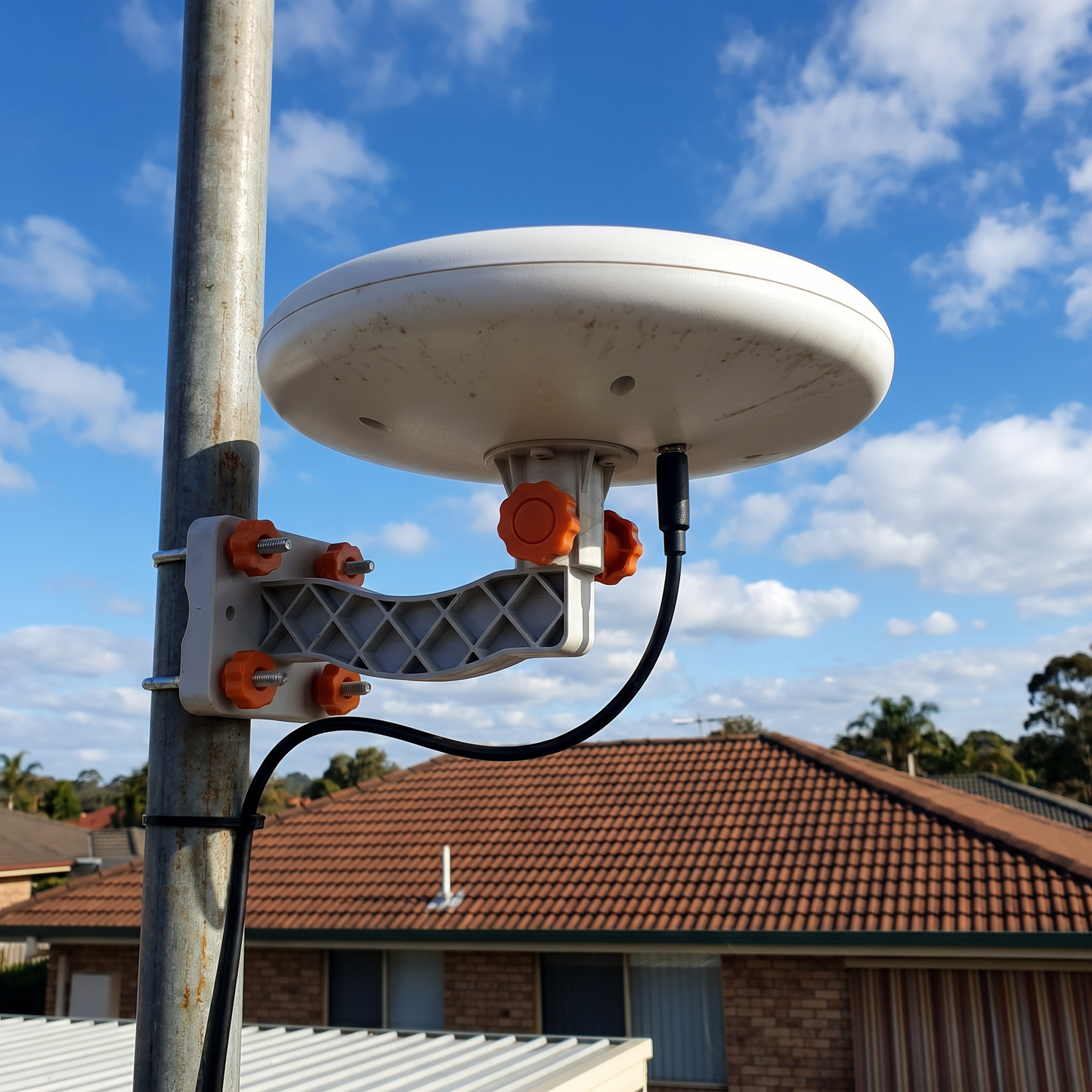 InstaBeam Omni 360° Outdoor TV Antenna